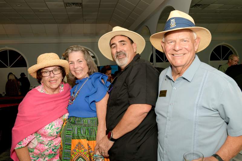 Suzie Widing, Denise & Chris Averill and Chris Widing